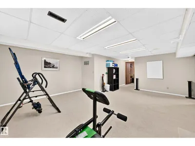 10451 26 AV NW photo 57