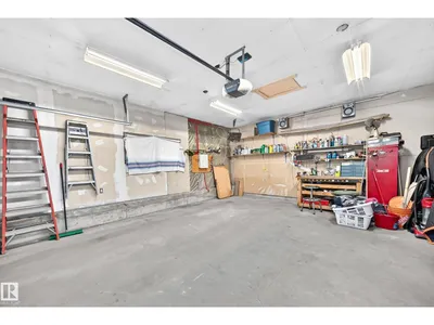 10451 26 AV NW photo 67