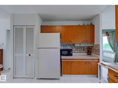 140 WINDERMERE DR NW photo 17