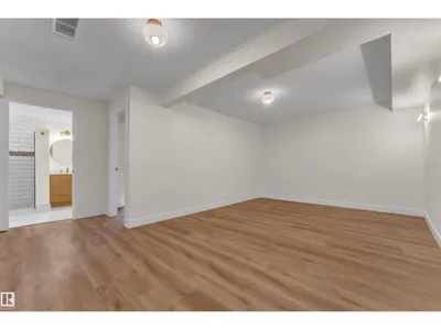 11427 141 AV NW photo 29