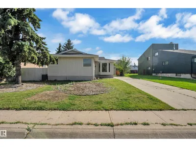 11427 141 AV NW photo 43