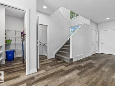 9817 77 AV NW photo 17