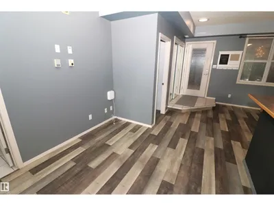 #103 9804 101 ST NW photo 30