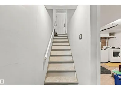 12111 95 ST NW photo 13