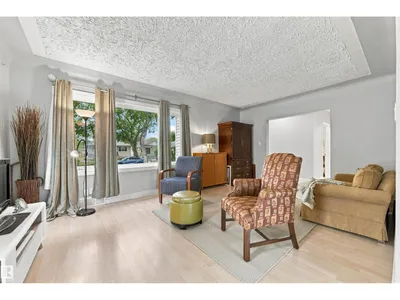 12111 95 ST NW photo 4