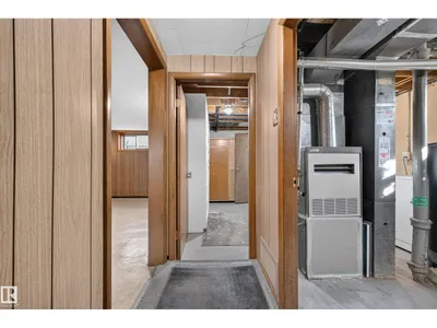 11109 38 ST NW photo 17
