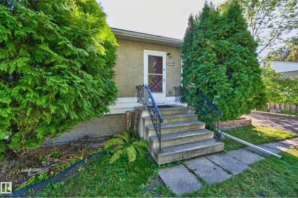 11109 38 ST NW photo 2