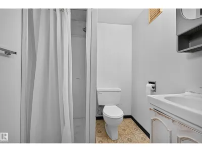 11109 38 ST NW photo 27