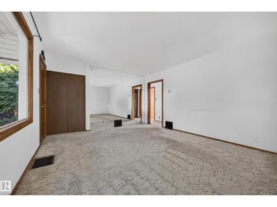 11109 38 ST NW photo 4