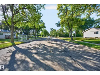 11109 38 ST NW photo 46