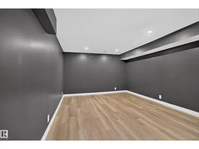 33 HAZEL ST photo 39