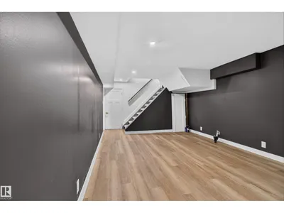 33 HAZEL ST photo 40