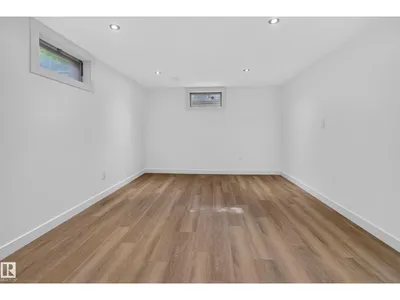 33 HAZEL ST photo 42