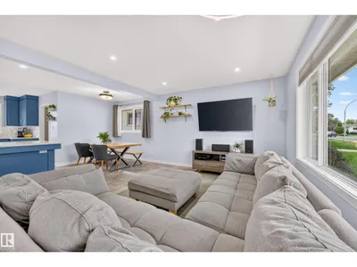 6507 97 AV NW photo 8