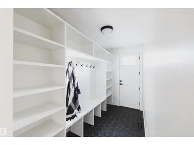 8350 120 ST NW photo 27
