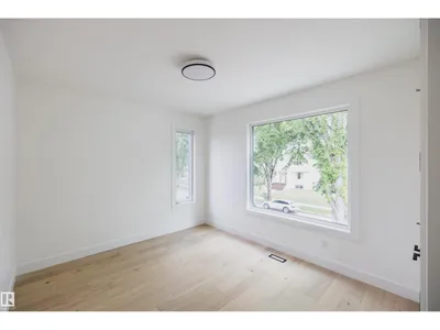 10954 62 AV NW photo 25