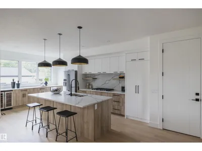 10954 62 AV NW photo 8