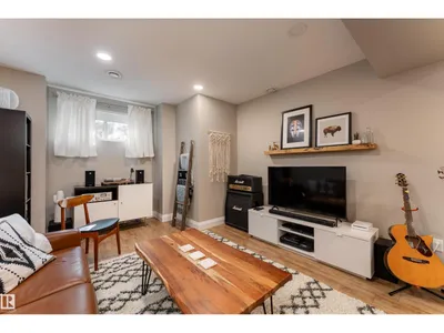 8340 79 AV NW photo 29