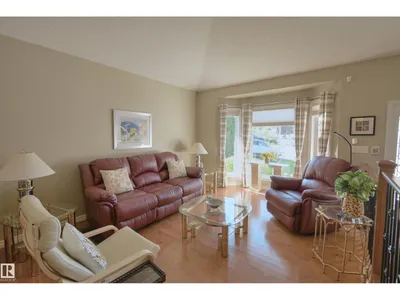 56 STONESHIRE CR photo 12