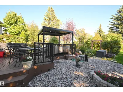 56 STONESHIRE CR photo 35
