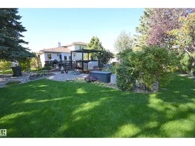 56 STONESHIRE CR photo 42