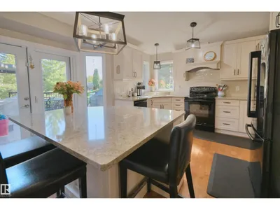 56 STONESHIRE CR photo 8