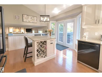 56 STONESHIRE CR photo 9