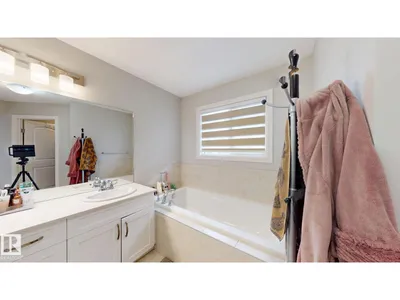 22407 99 AV NW photo 24