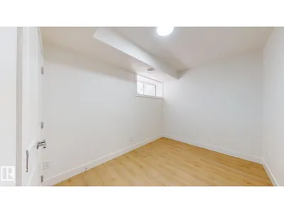 22407 99 AV NW photo 42