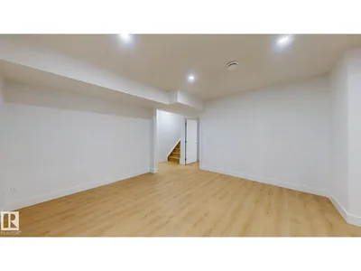 22407 99 AV NW photo 44