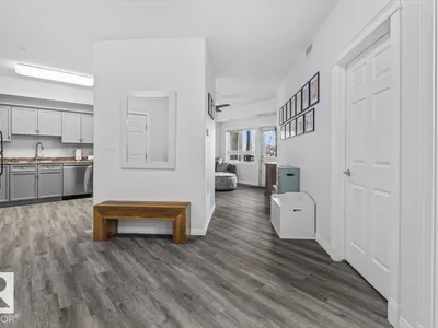208 8702 Southfort DR photo 4