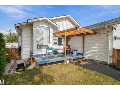 4824 13 AV NW photo 5