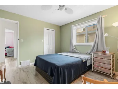 4824 13 AV NW photo 22