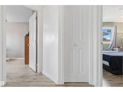4824 13 AV NW photo 16