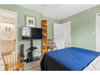 4824 13 AV NW photo 20