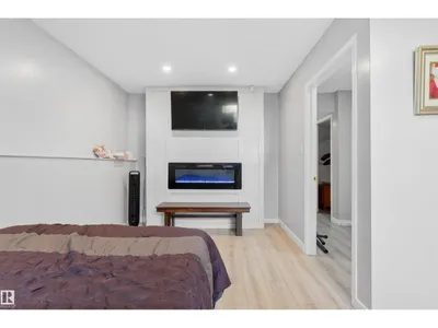4824 13 AV NW photo 28