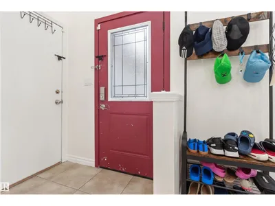 4824 13 AV NW photo 7