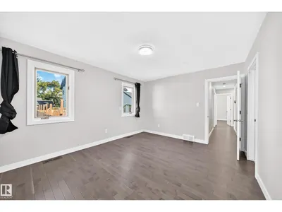9426 150 ST NW NW photo 17