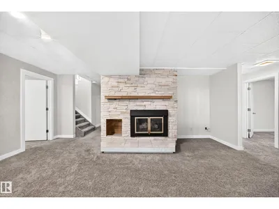 9426 150 ST NW NW photo 31