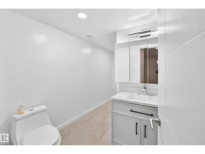 9426 150 ST NW NW photo 40
