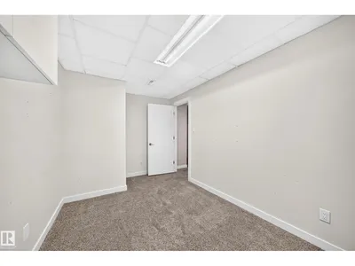 9426 150 ST NW NW photo 36