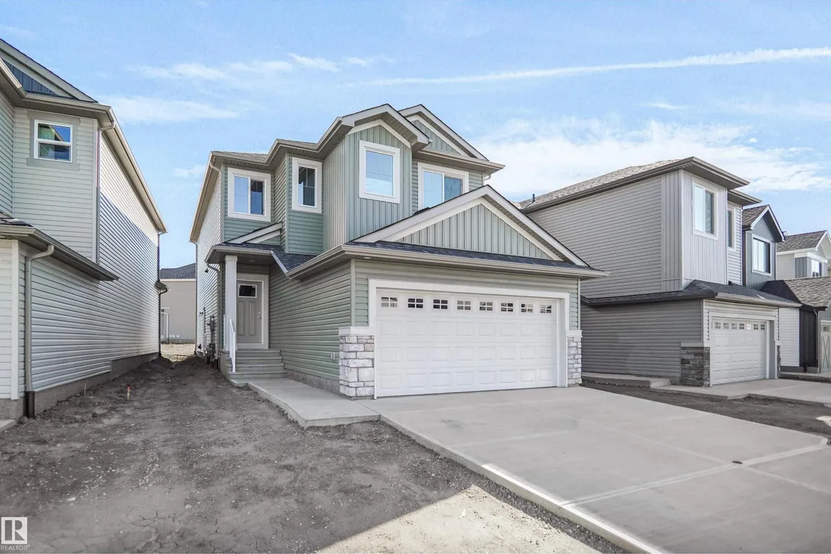 1015 14 AV NW exterior