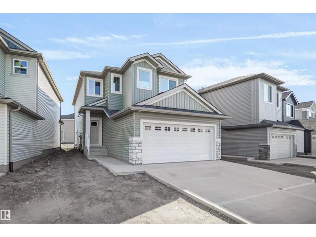 1015 14 AV NW, Edmonton