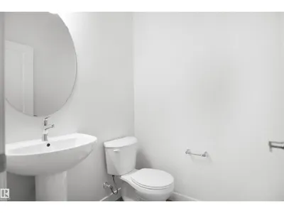 1015 14 AV NW photo 18