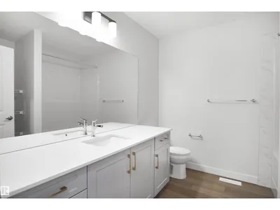 1015 14 AV NW photo 32