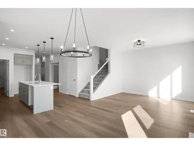 1015 14 AV NW photo 7