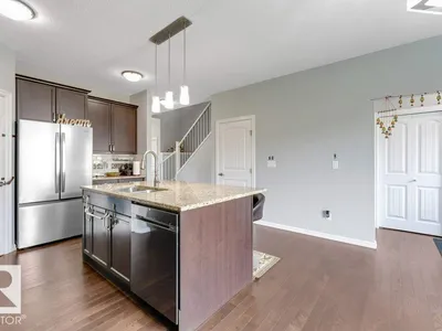 2436 18 AV NW photo 11