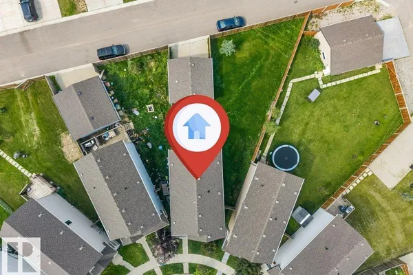 2436 18 AV NW photo 3
