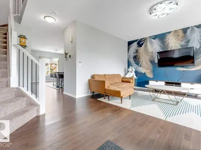2436 18 AV NW photo 8