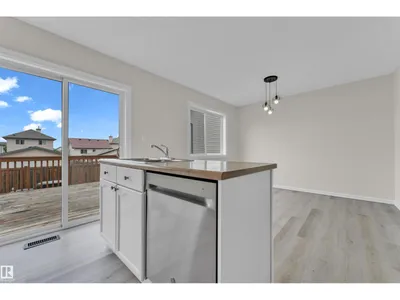 2912 31 Street NW NW photo 19